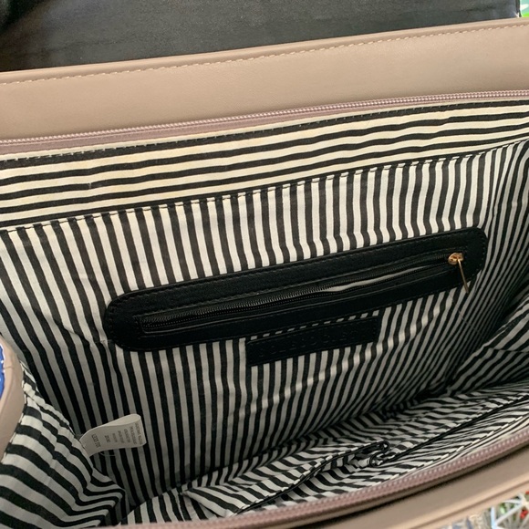 Laptop bag! Super fun colors! - Picture 4 of 4